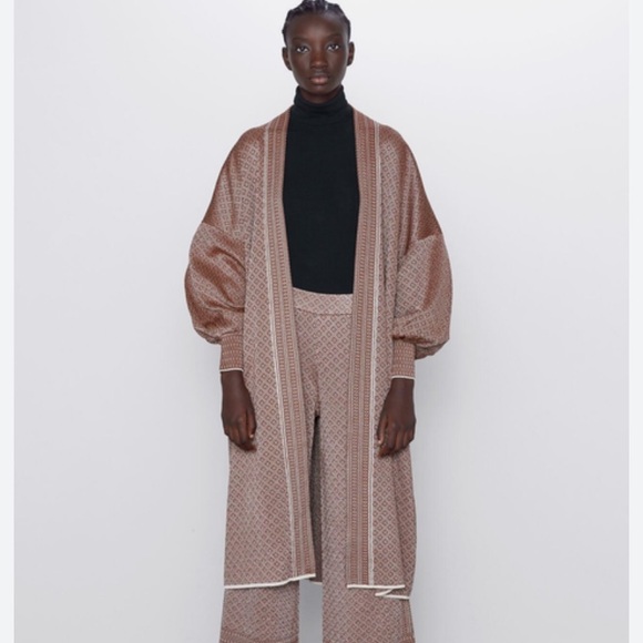 Zara sweater - Picture 1 of 12